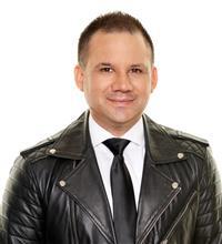 Alex Tuccio Estrella, REALTOR®